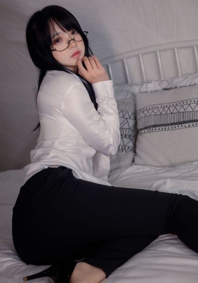 国产巨大胸大乳美女在线播放_全集无删减版高清免费观看